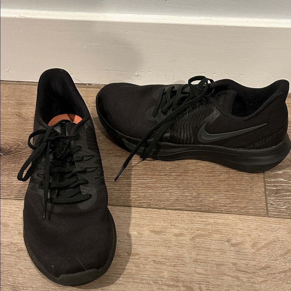 Nike Men's Black Athletic Shoes